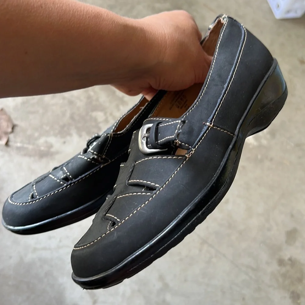 Thom McAn Dalia leather black easy on Loafer Shoes size 8